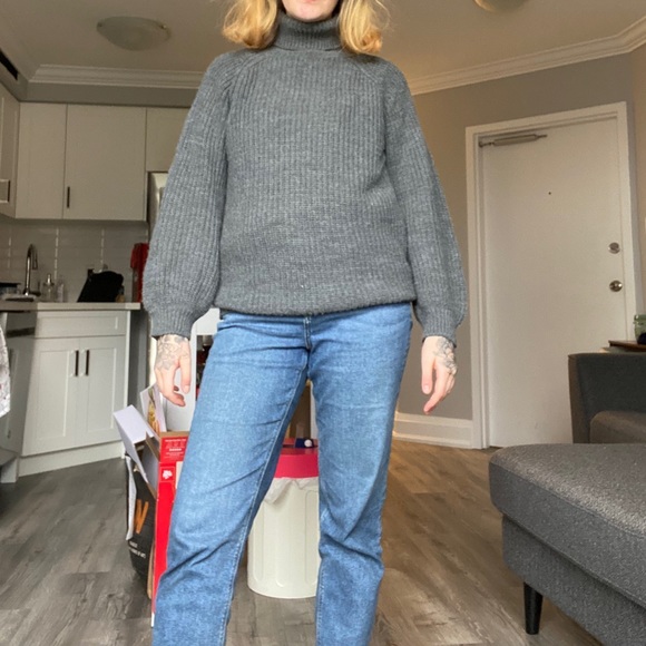 AE gray knit turtleneck - Picture 5 of 5